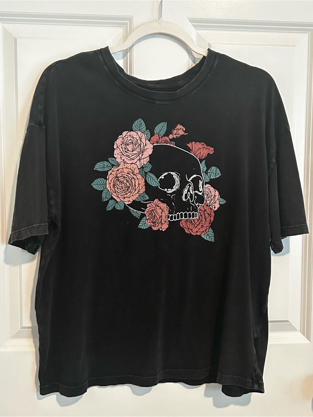 Black Skull & Roses Graphic Tee - Men